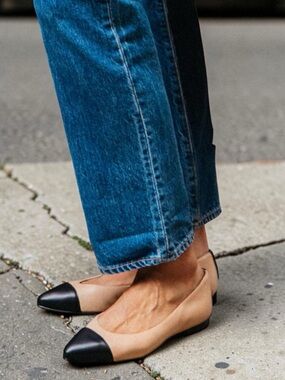 Margaux The Cap-Toe Point flat in Dune and Black Nappa NWOT | 38 M (US 8)